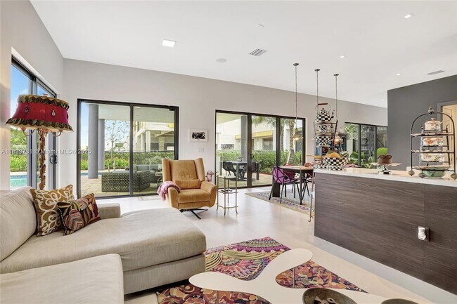 Building Photo - 16709 Botaniko Dr N
