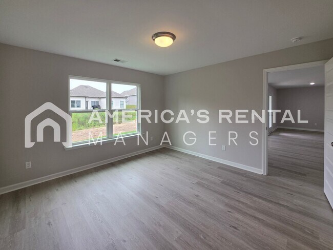 Building Photo - Modern Living in Brookwood Station!