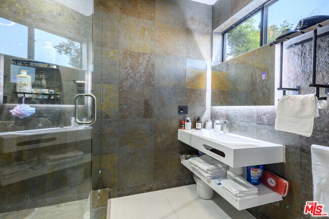 Building Photo - 2271 Gloaming Way