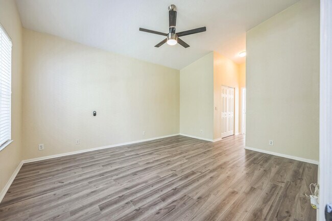 Building Photo - 5780 Saddle Trail Ln