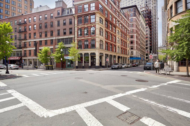 Building Photo - 153 Milk St