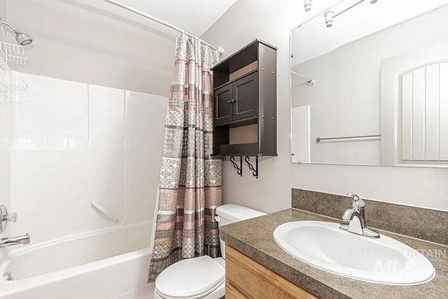 Building Photo - 2221 Frontier Dr