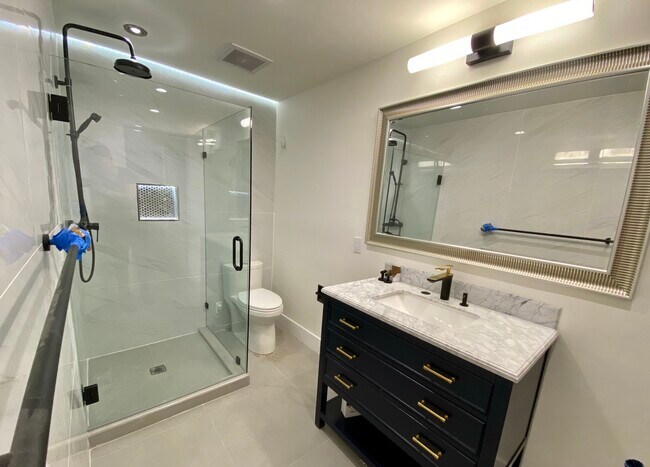 Building Photo - 266 Humboldt Rd