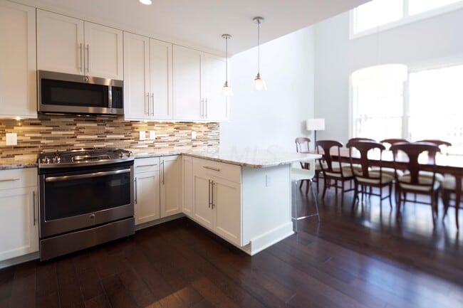 Building Photo - 84 N 6th St