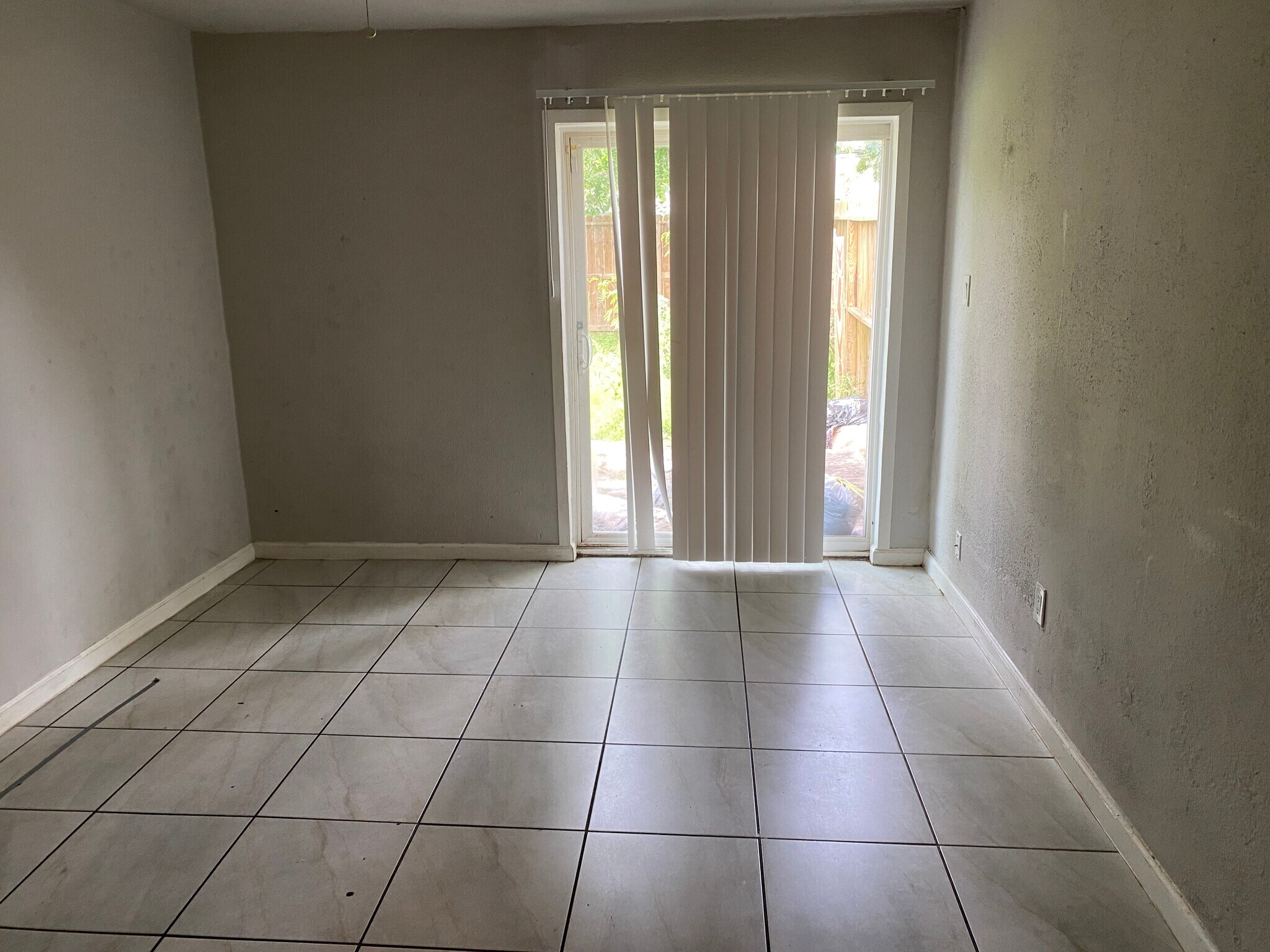 Building Photo - 8019 Beech Cove Ln