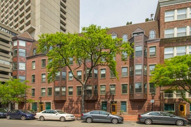 Building Photo - 97 Broadway