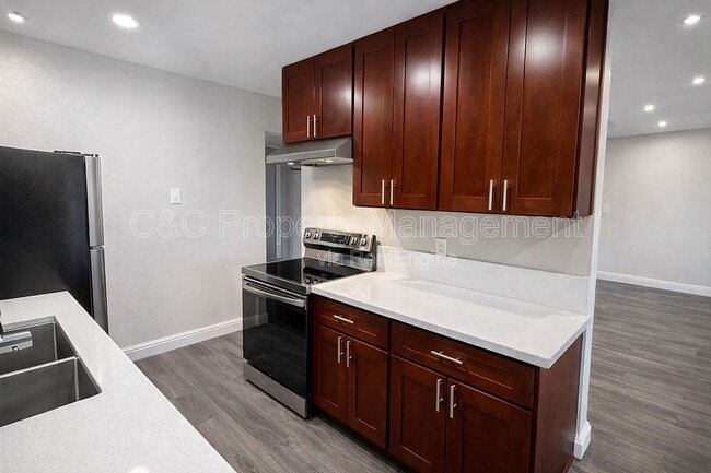 Building Photo - 247 N Capitol Ave