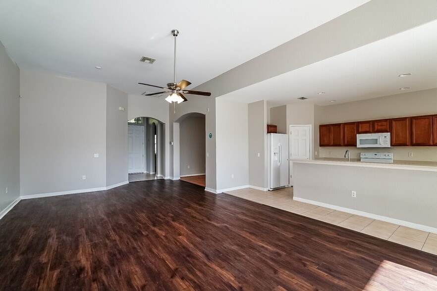 Building Photo - 10902 Tree Cactus Loop