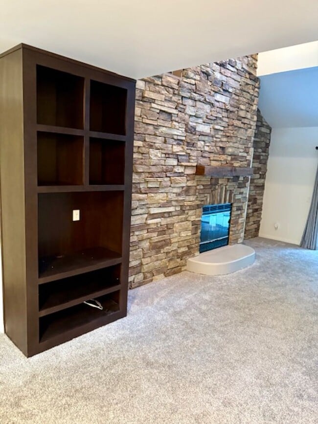 Building Photo - Beautiful Condo in Gated Community