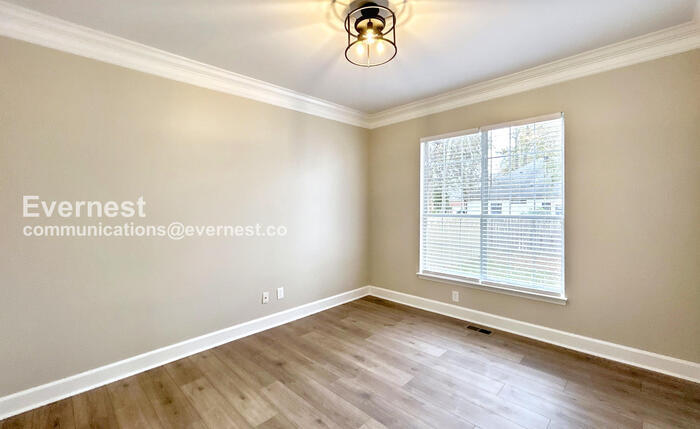 Building Photo - 1112 Clairmonte Dr