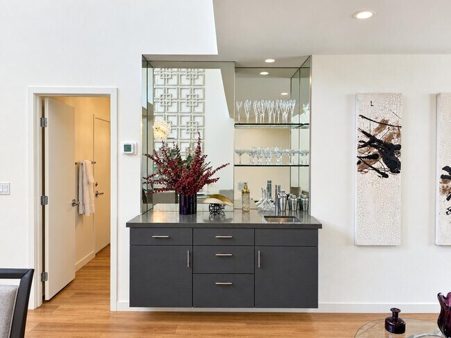 Building Photo - 72477 Rolling Knoll Dr