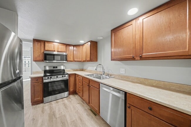 Building Photo - 1018 Davidson Dr