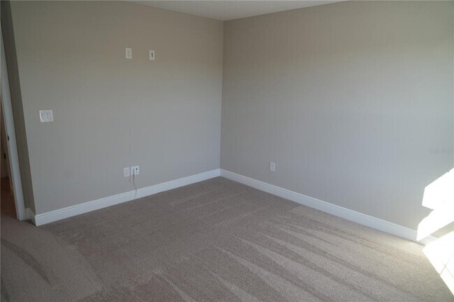 Building Photo - 5450 Wayfarer Ave