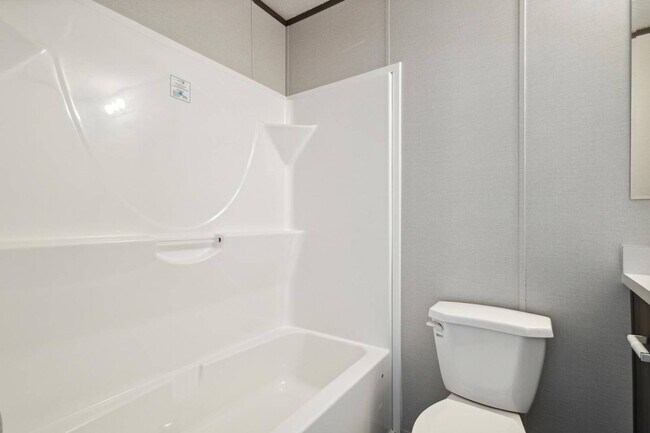 Building Photo - 10 Benjamin Ln