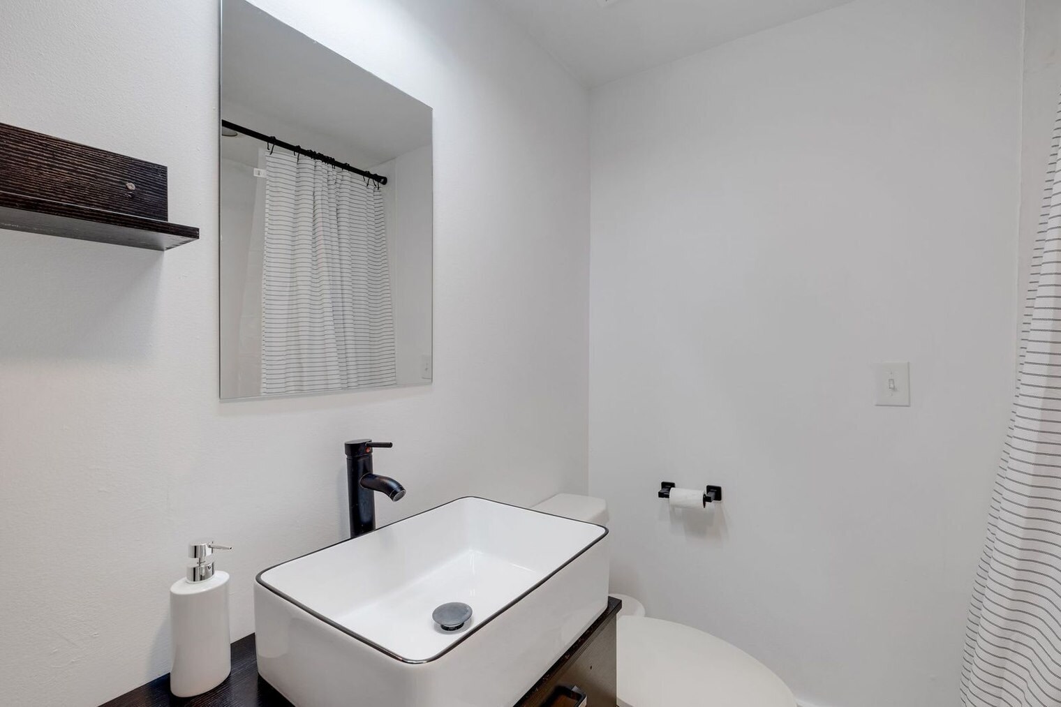 Building Photo - 69B Donelson St