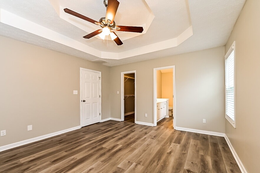 Building Photo - 125 Gingerbread Pl