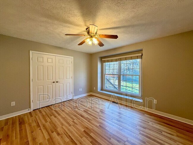 Building Photo - 689 New Haw Creek Rd