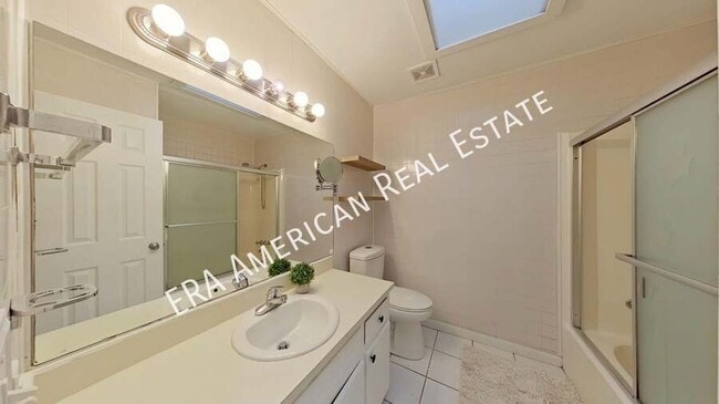 Building Photo - 1111 Coral Dr