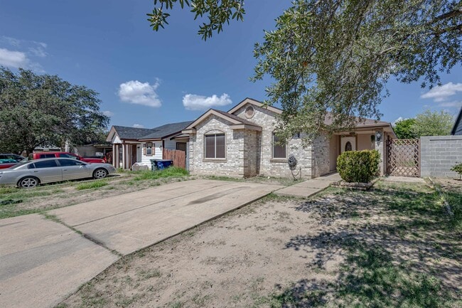 Building Photo - 1416 Rd Runner Loop