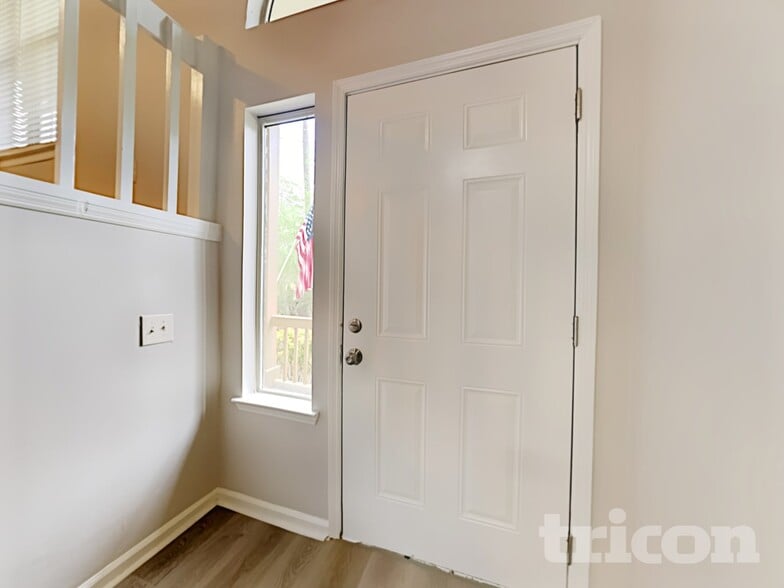 Building Photo - 2122 Cedar Creek Ln