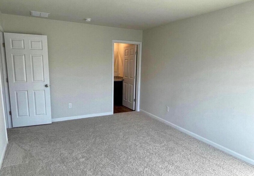 Building Photo - 201 Baker Dr