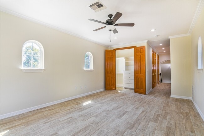 Building Photo - 12446 Willis Waukegan Rd