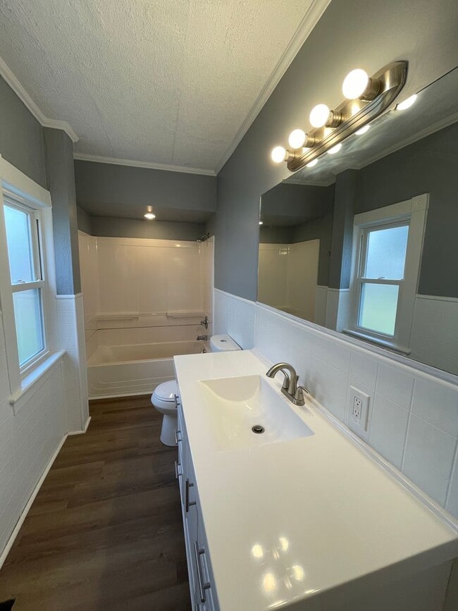 Building Photo - Fully renovated 2 bedroom, plus office home in Meadville!