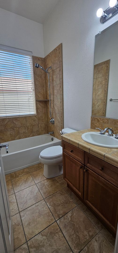 Building Photo - 5 Bed 4 bath 3 car garage Southwest Vistas FOR RENT