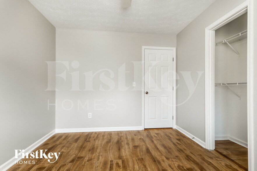 Building Photo - 4149 Warren Rd