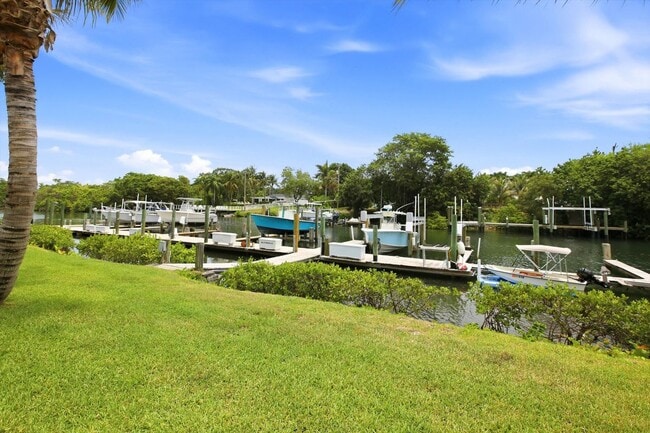 Building Photo - 412 Southwind Dr