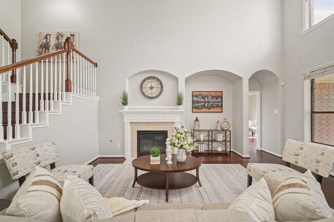 Building Photo - 714 Coggins Point Way