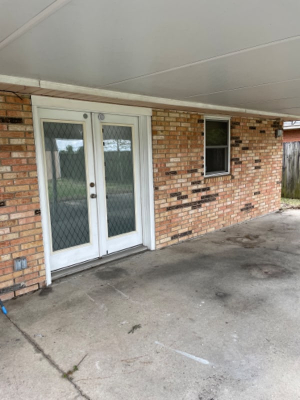 Building Photo - 2228 Potomac Dr