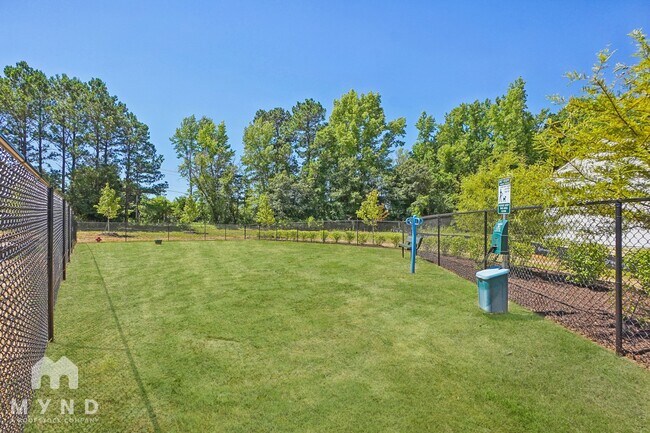 Building Photo - 155 Royal Mdw Dr