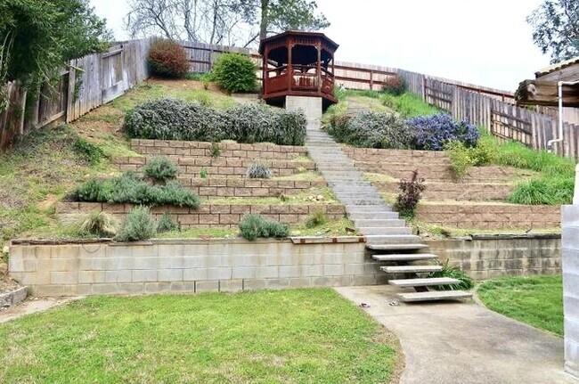 Building Photo - 1143 Grouse Dr