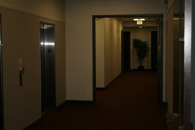 Building Photo - 86 N University Ave