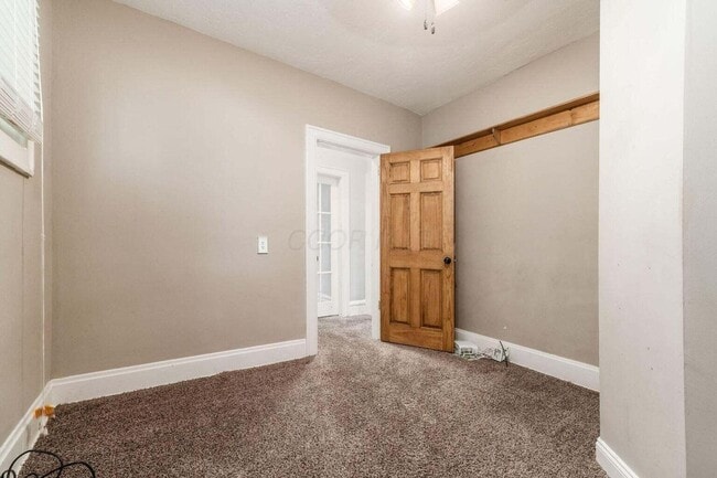 Building Photo - 2339 Summit St