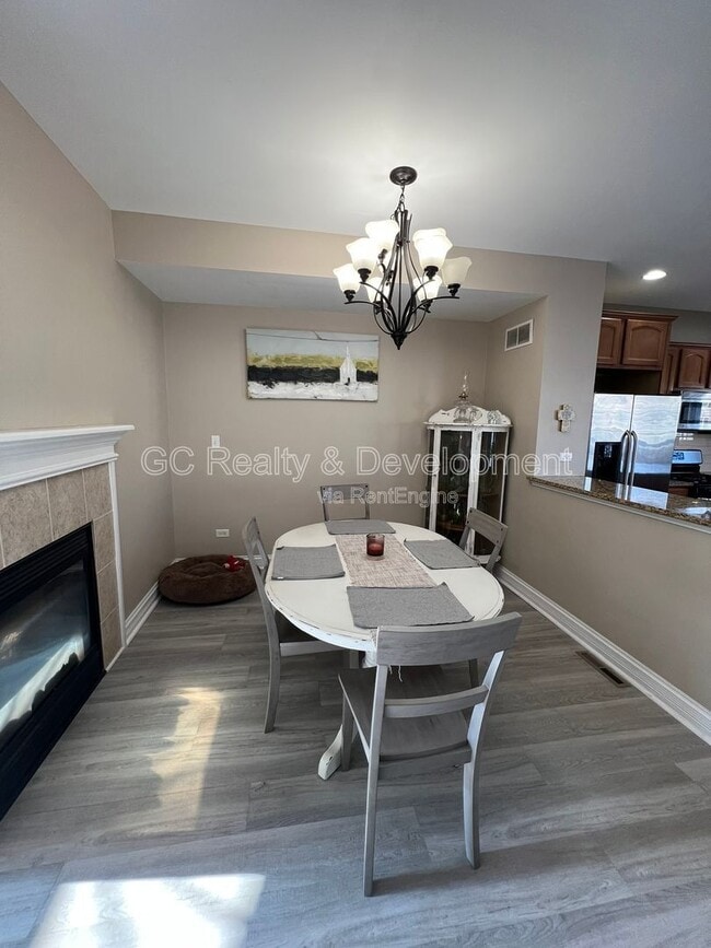 Building Photo - 112 Lakeshore Dr