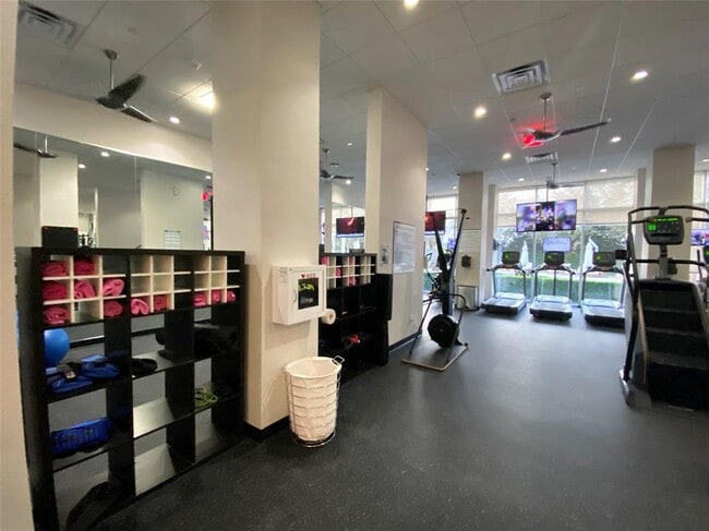 Building Photo - 3333 Allen Pkwy