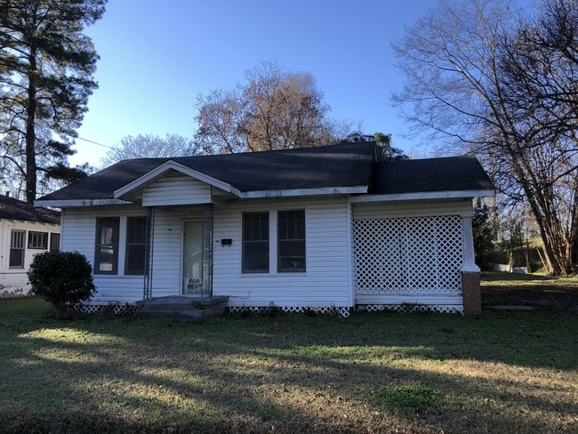Building Photo - 2404 Hawes St