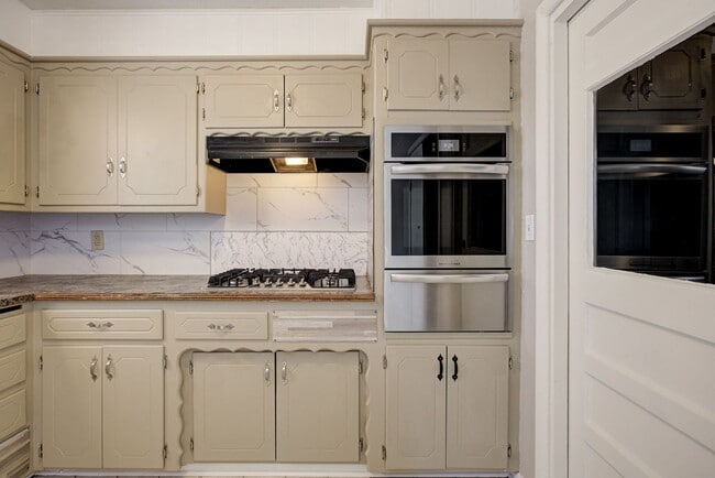 Building Photo - First Full Month's Rent Free! Spacious 3BD/1.BTH Home in Spencer