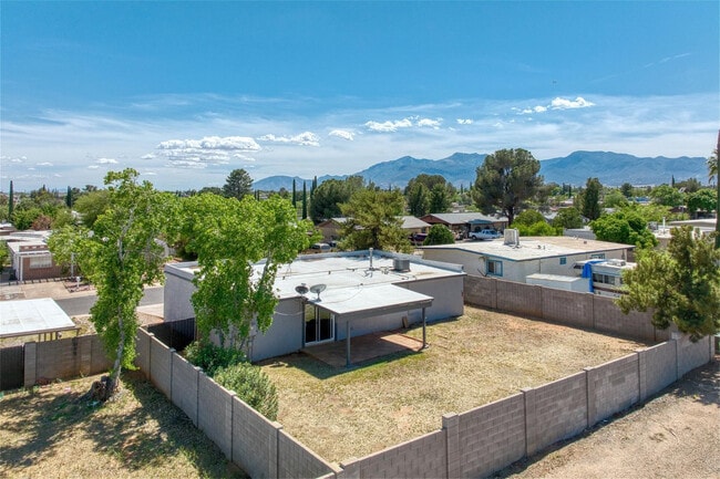 Building Photo - 4931 E De Medici Dr