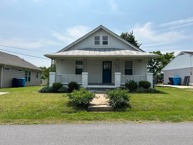 Primary Photo - 2317 Moir St NE