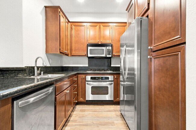 Building Photo - 2175 Condor Dr