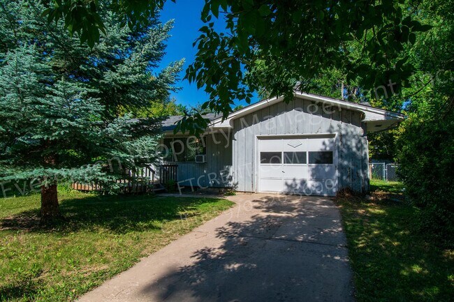 Building Photo - 1117 Fairview Dr