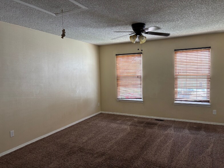 Building Photo - 4148 Charleston Dr