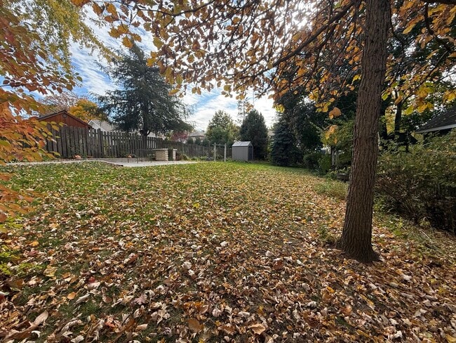 Building Photo - 327 Euclid Ave