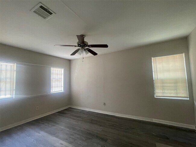 Building Photo - 10509 Fairland Dr