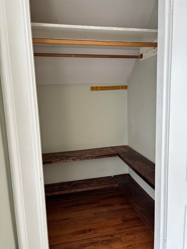 Building Photo - 92 Ashland St