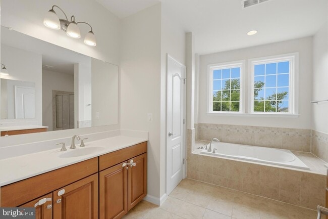 Building Photo - 20920 Ashburn Heights Dr