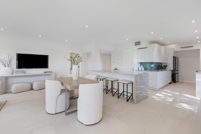 Building Photo - 800 Greensward Ct